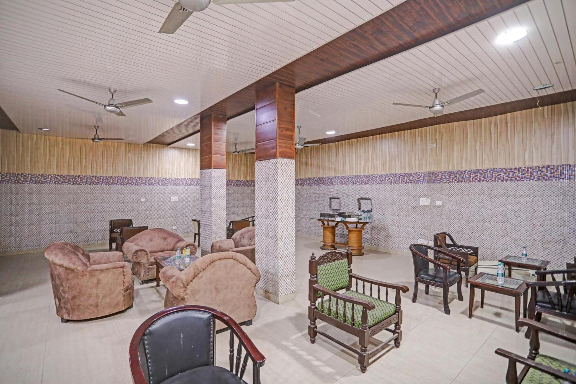 Townhouse The Premier View Near Iskcon Temple Noida Exterior foto