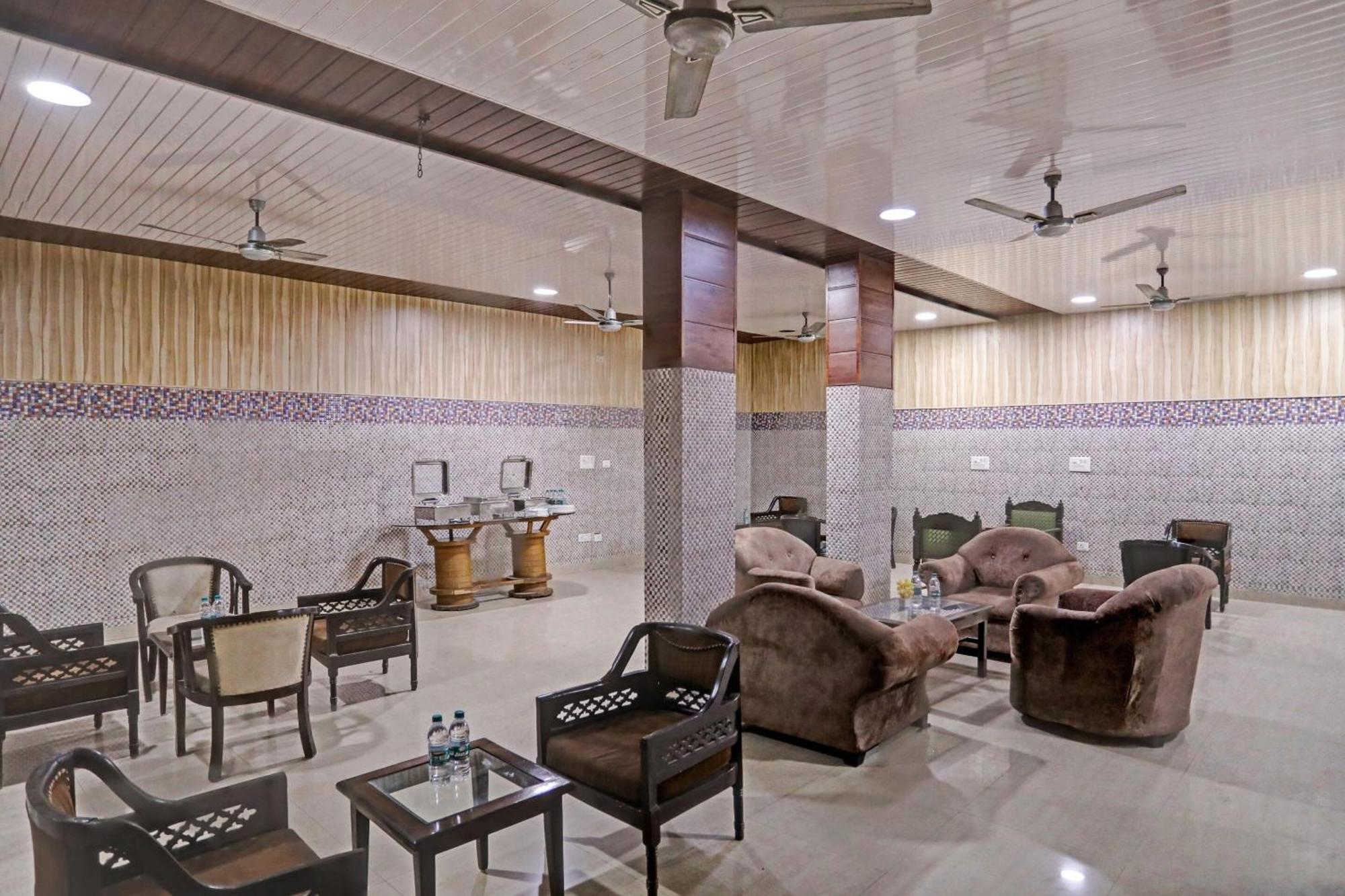 Townhouse The Premier View Near Iskcon Temple Noida Exterior foto